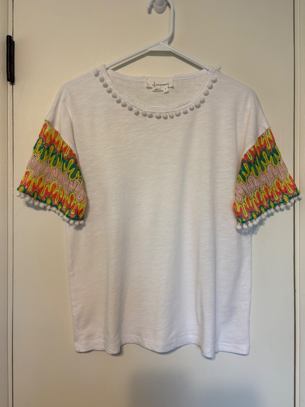 By Anthropologie Womens S/S Kinsley Lace-Sleeve Pom-Pom Neckline Tee Shirt Top M